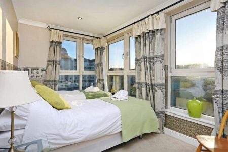 Holyrood - holiday homes in Edinburgh Scotland