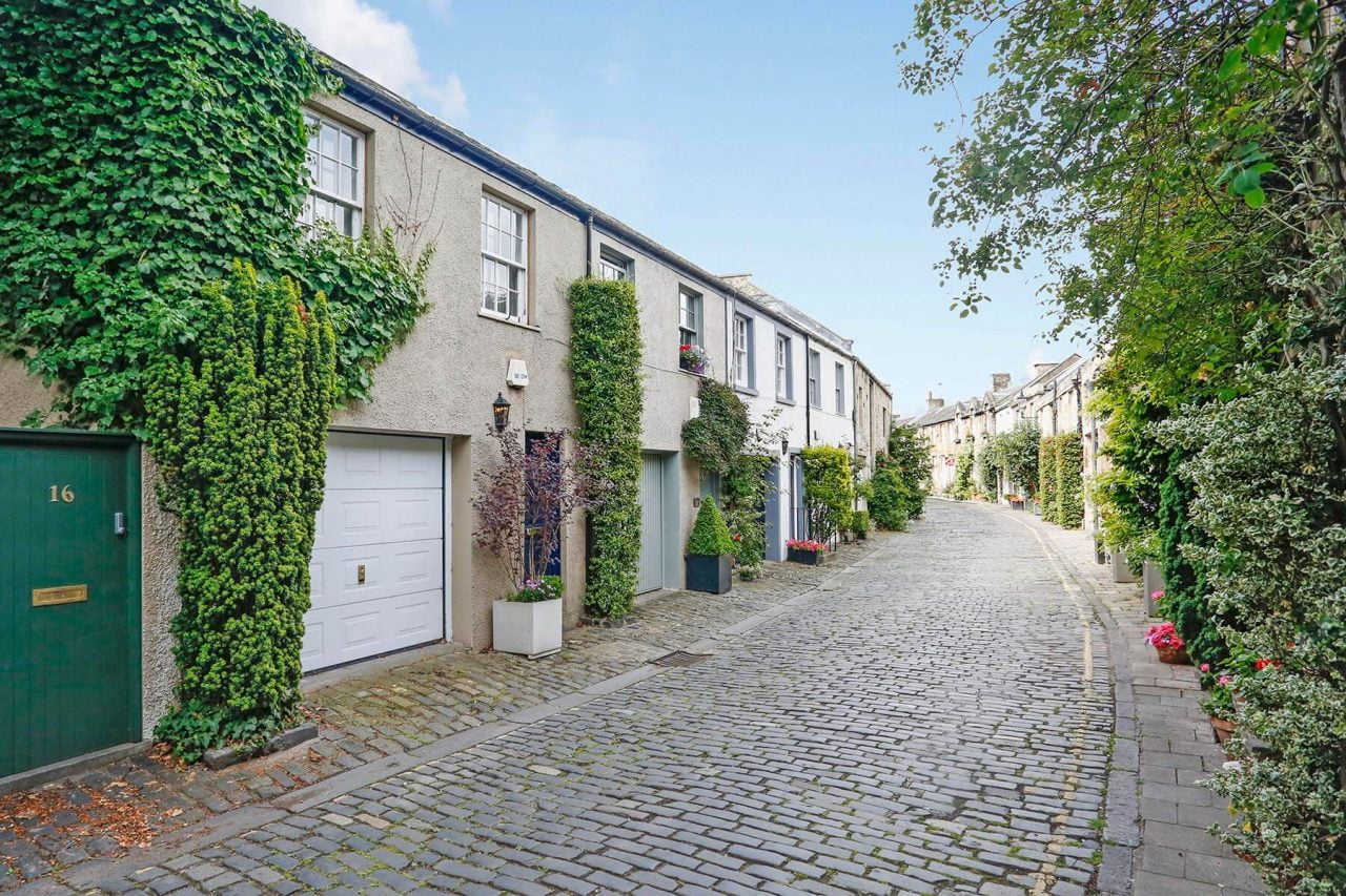 Pretty Street for Instagram Spots in Edinburgh