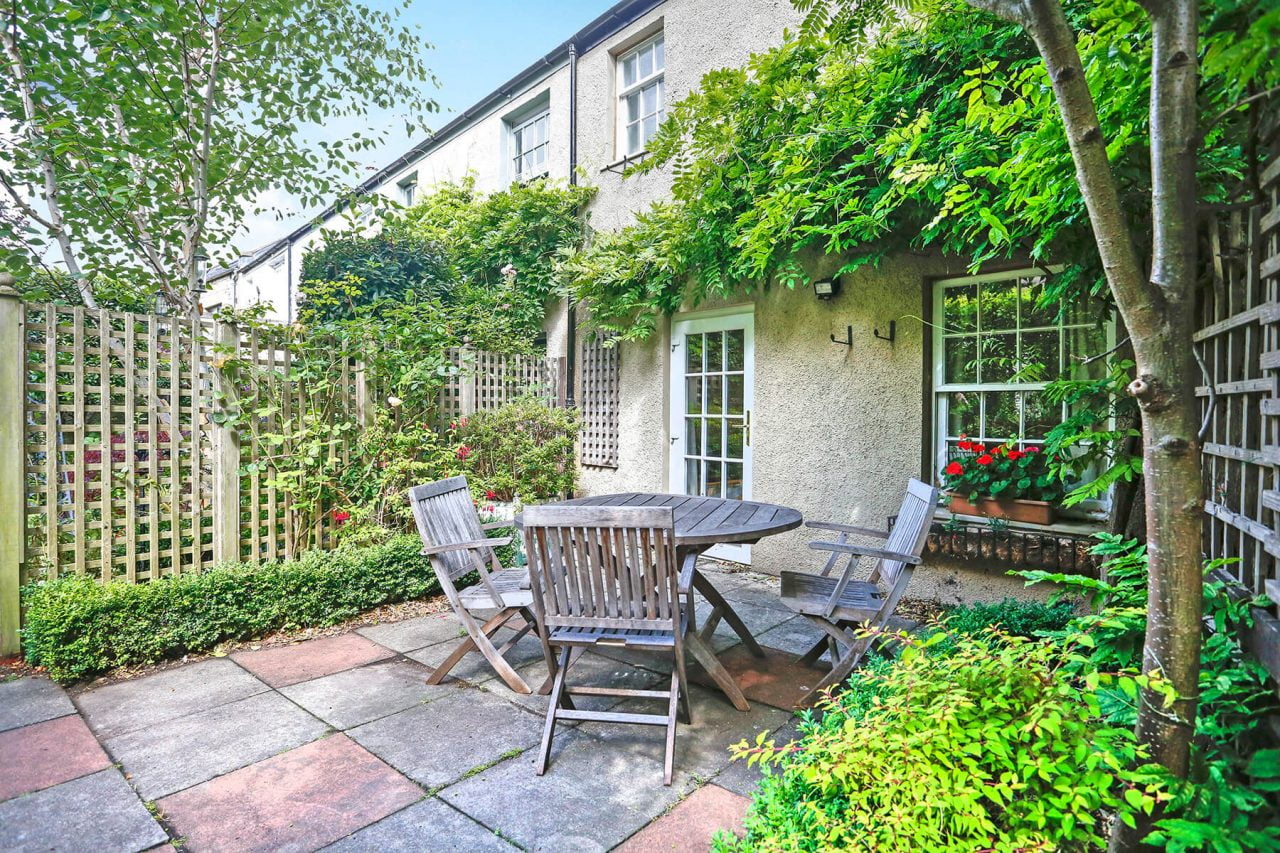 Circus Lane - Holiday lettings Edinburgh with garden by Greatbase