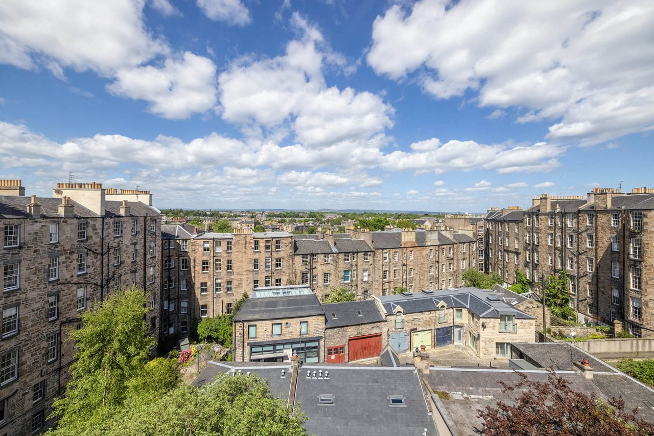 Amazing New Town Views from the short stay apartment at Drummond Place in Edinburgh