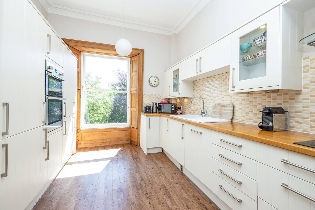 Edinburgh short lets - New Town Views Kitchen