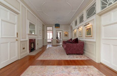 Luxury 4-bedroom Edinburgh Holiday Accomodation next to Castle - Ramsay Garden Luxury Retreat