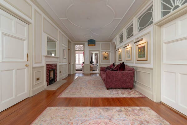 Luxury 4-bedroom Edinburgh Holiday Accomodation next to Castle - Ramsay Garden Luxury Retreat